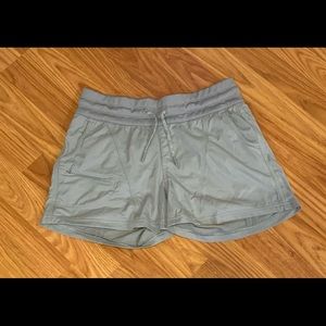 The North Face. Size small. Color Grey